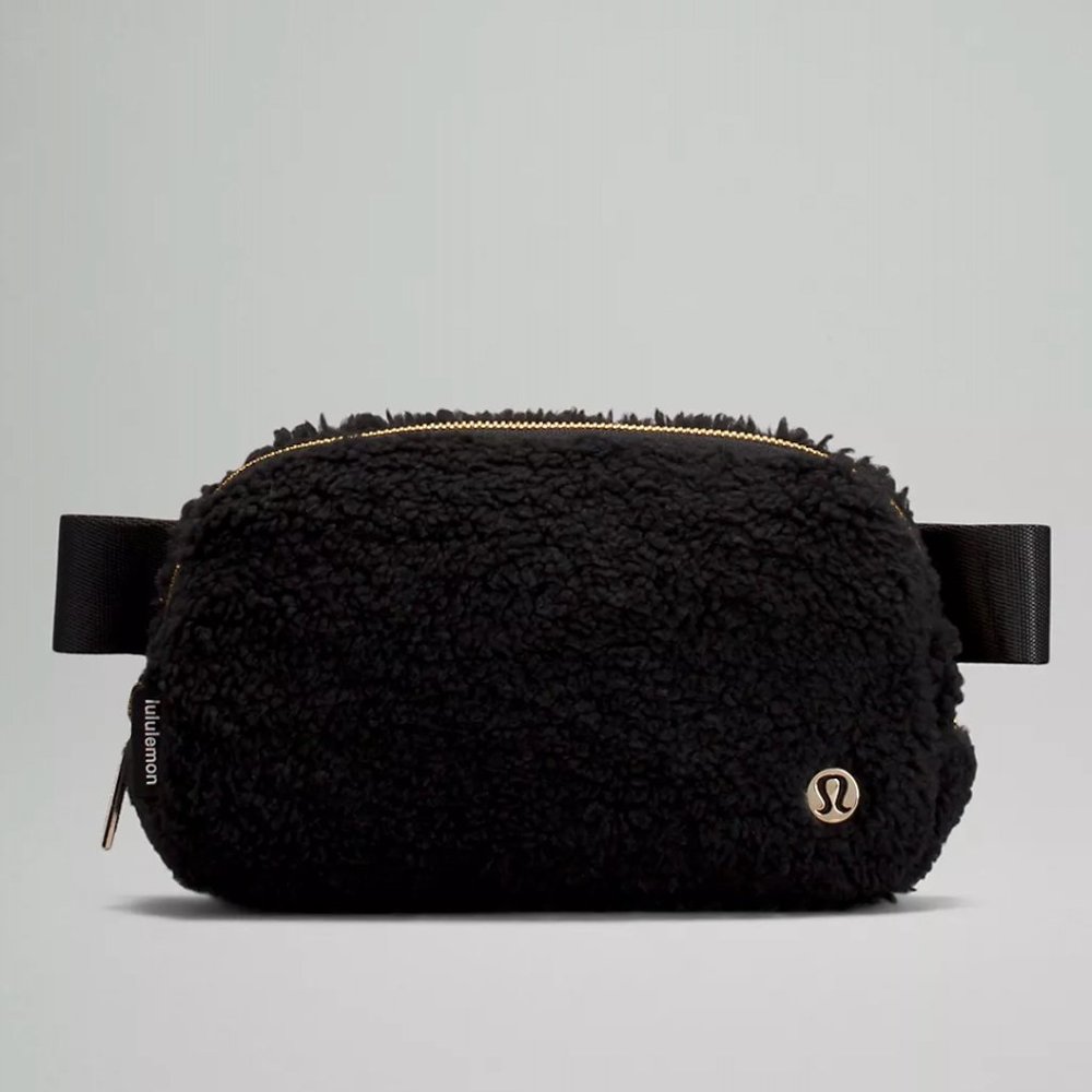 Lululemon Everywhere Fleece Belt Bag - Black (Brand New)
